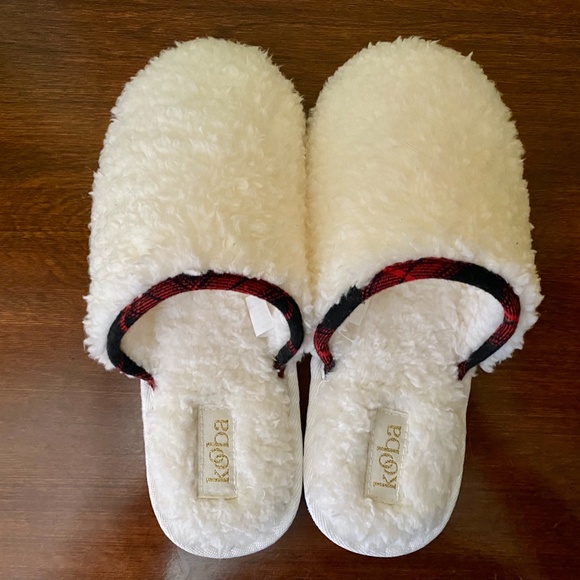 Kooba Shoes New Kooba Faux Sherpa Slippers House Shoes Cream Large
